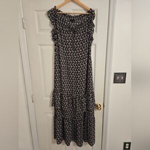 Who What Wear Black and White Floral Maxi Dress Size XXL